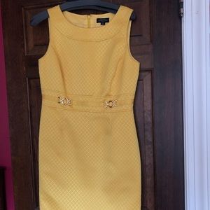 Yellow Tahari Dress with gold details 6p